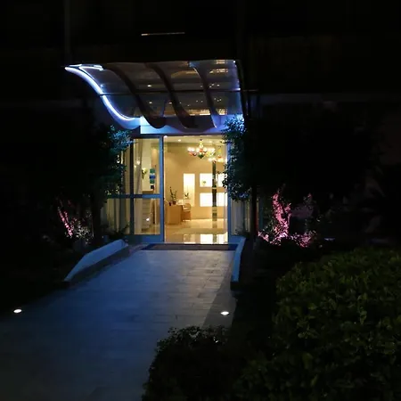 Hiki 3 Superior Hotel 3*